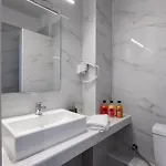 Aiora Aparthotel 3*