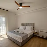 Aiora شقة فندقية 3*