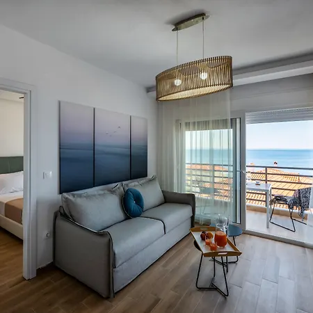 Aiora Hotel apartamentowy 3*